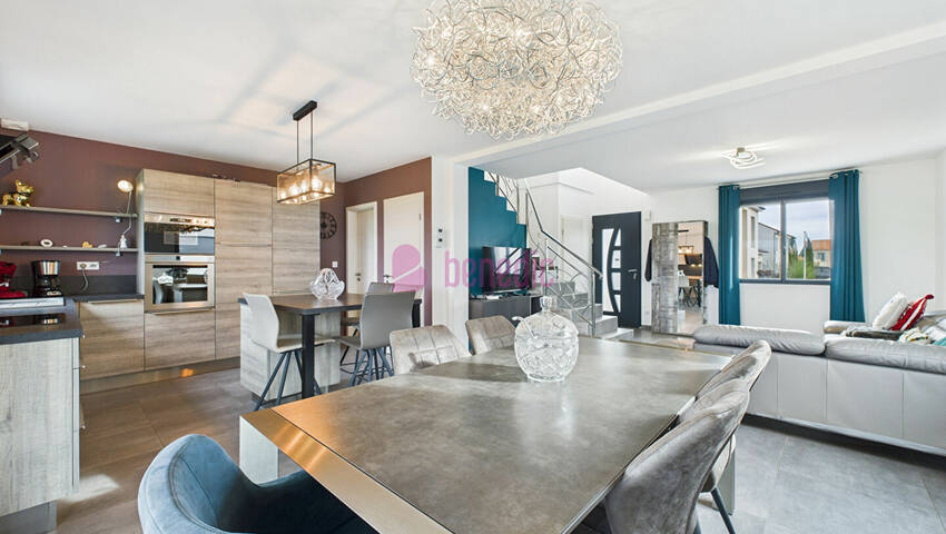 59165127b - Attribut alt par défaut.