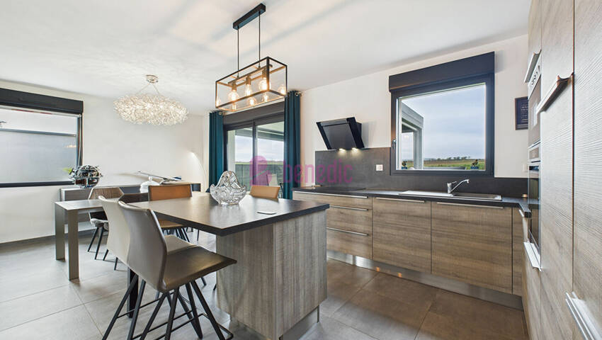 59165127c - Attribut alt par défaut.