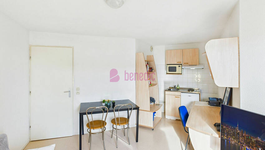 59440304e - Attribut alt par défaut.