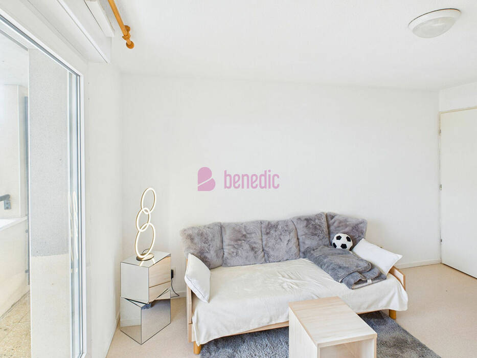 59440304f - Attribut alt par défaut.