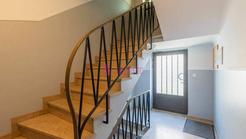 59414148b - Attribut alt par défaut.