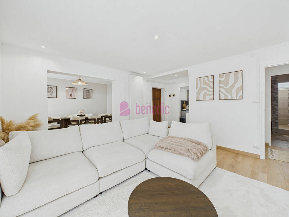 59419920b - Attribut alt par défaut.