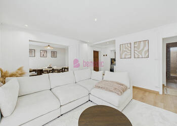 59419920b - Attribut alt par défaut.