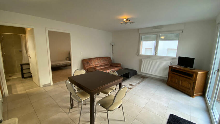 59436733b - Attribut alt par défaut.