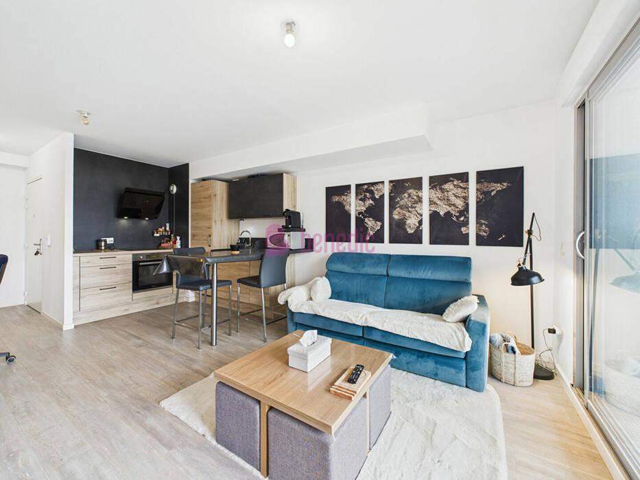 59481539b - Attribut alt par défaut.