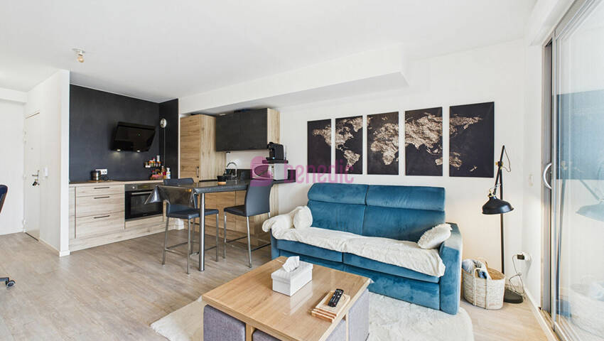 59481539b - Attribut alt par défaut.