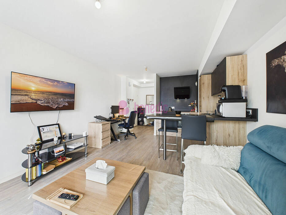 59481539c - Attribut alt par défaut.