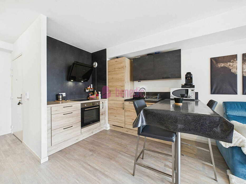 59481539d - Attribut alt par défaut.