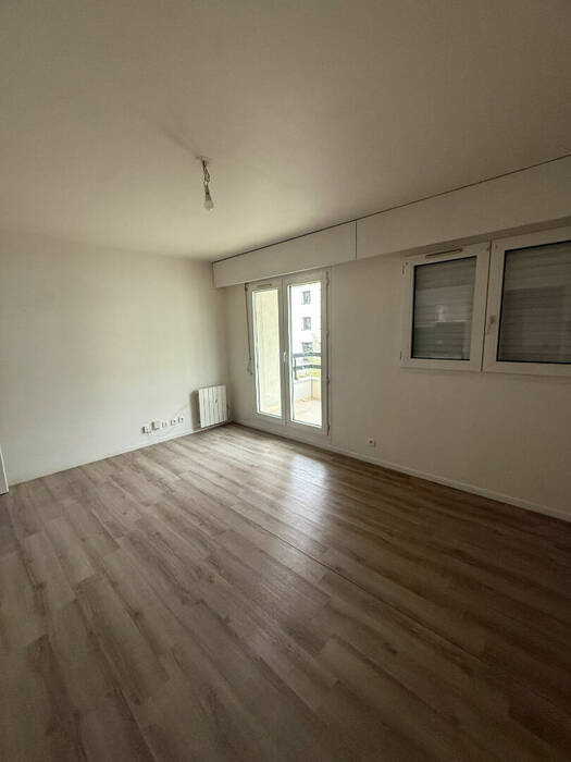 59482513b - Attribut alt par défaut.