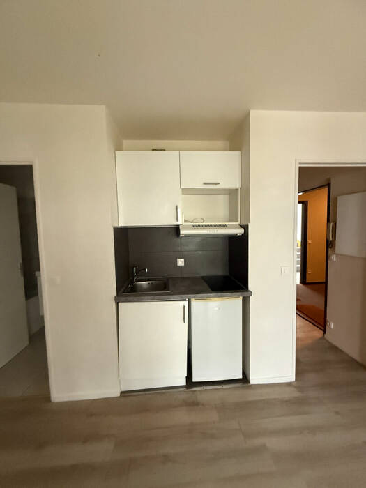 59482513c - Attribut alt par défaut.