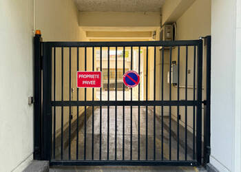 59492027b - Attribut alt par défaut.