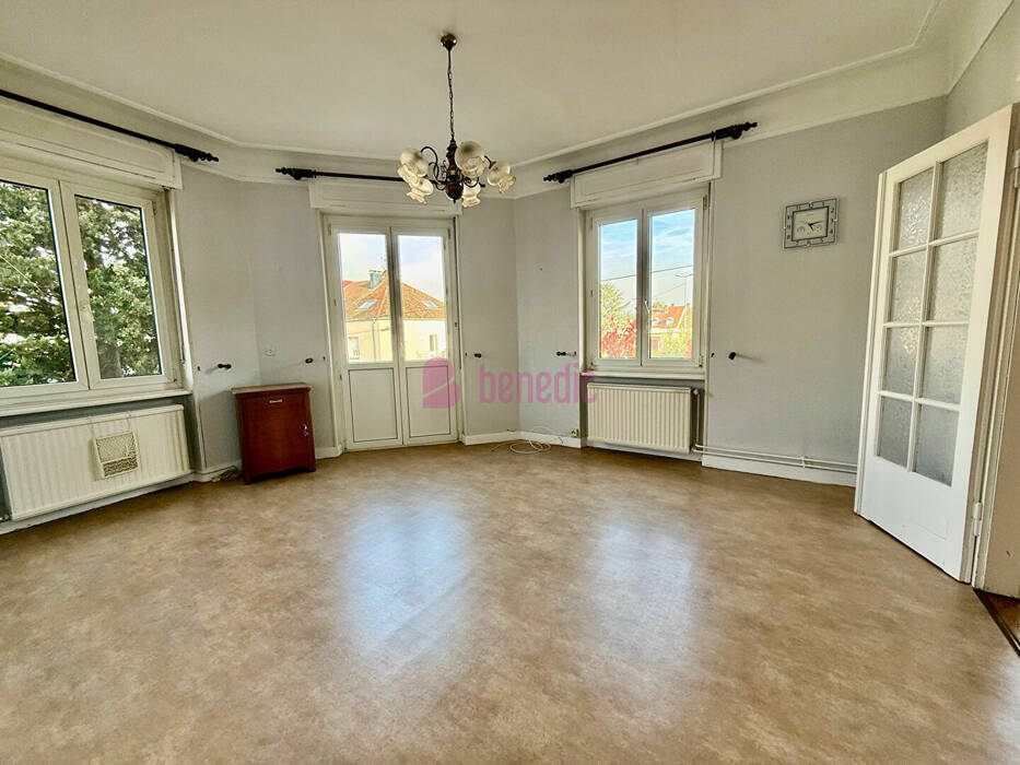 55594550b - Attribut alt par défaut.