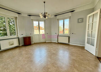 55594550b - Attribut alt par défaut.