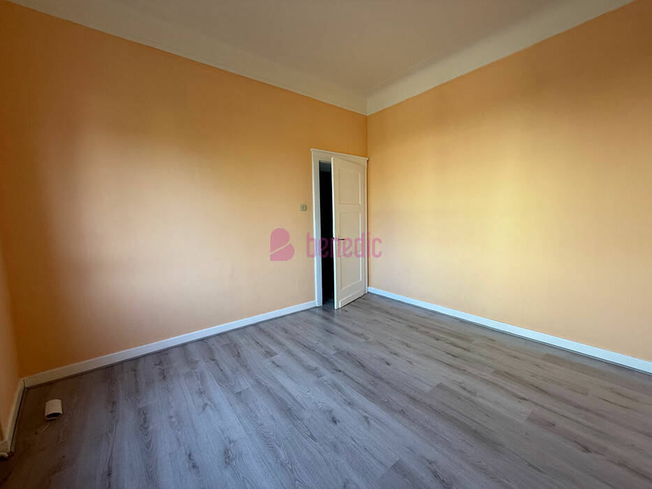 55594550r - Attribut alt par défaut.