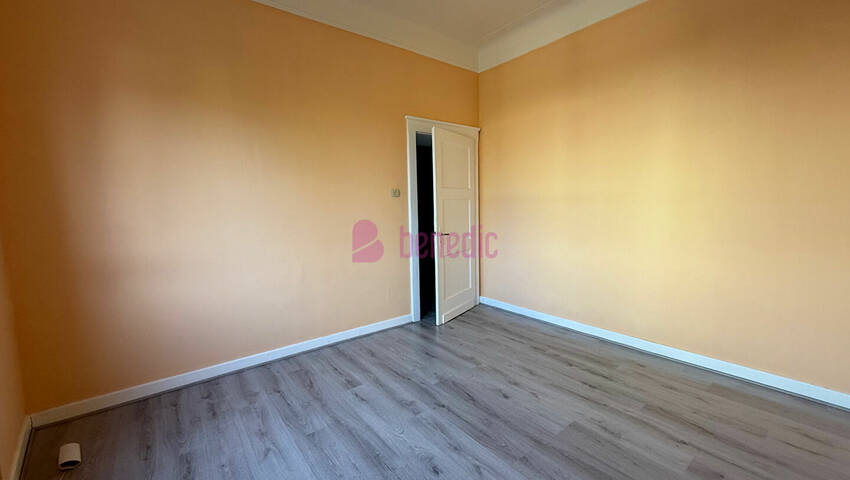 55594550r - Attribut alt par défaut.