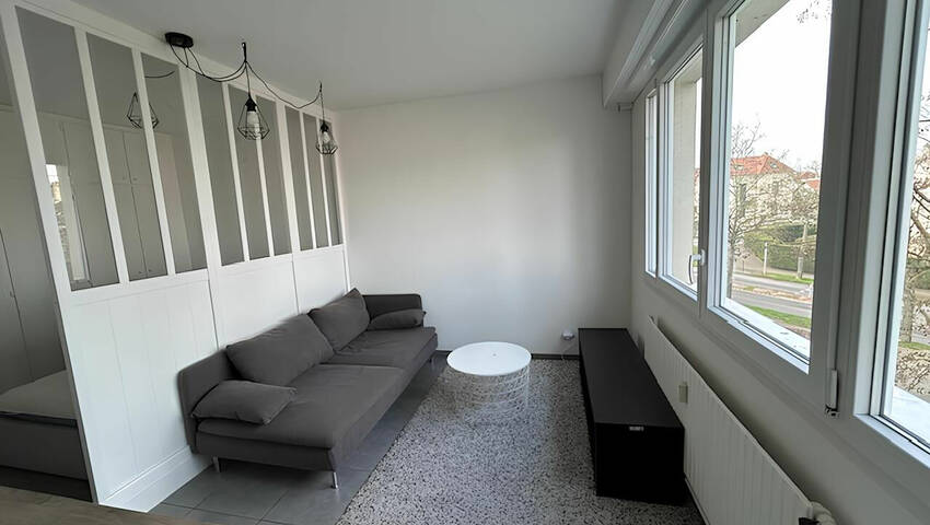 59496569b - Attribut alt par défaut.