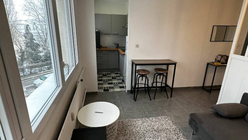 59496569d - Attribut alt par défaut.