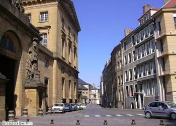 4255100c - Attribut alt par défaut.