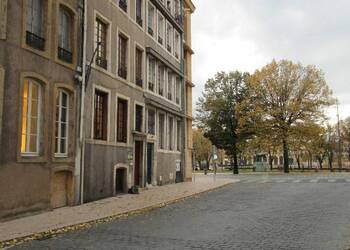 4255100c - Attribut alt par défaut.