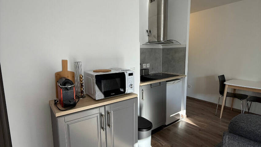 58348198b - Attribut alt par défaut.