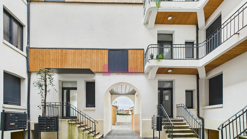 56255153c - Attribut alt par défaut.