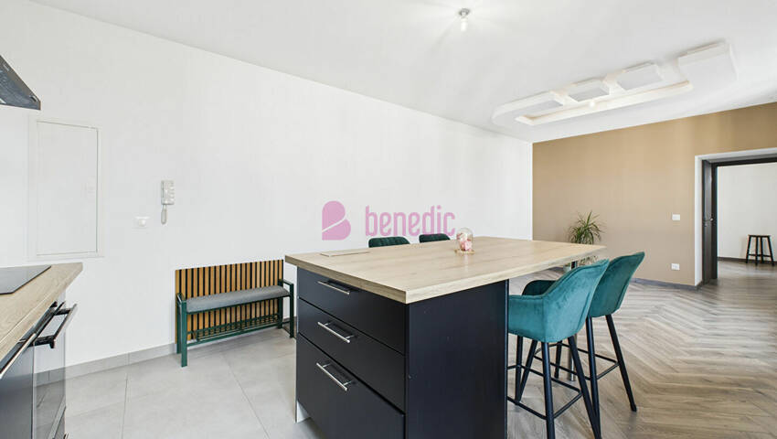 56255153k - Attribut alt par défaut.