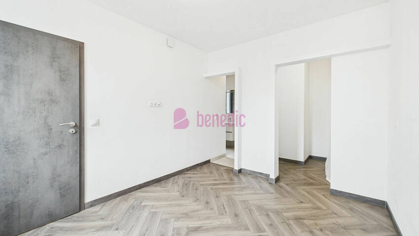 56255153g - Attribut alt par défaut.