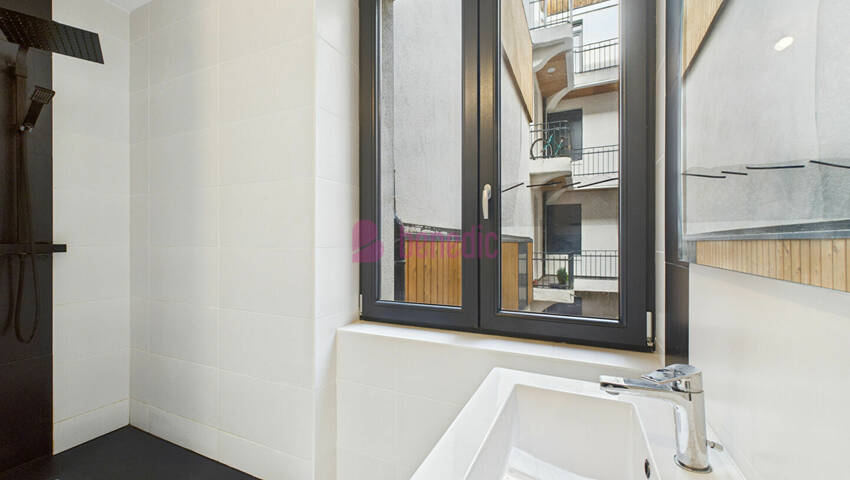 56255153l - Attribut alt par défaut.