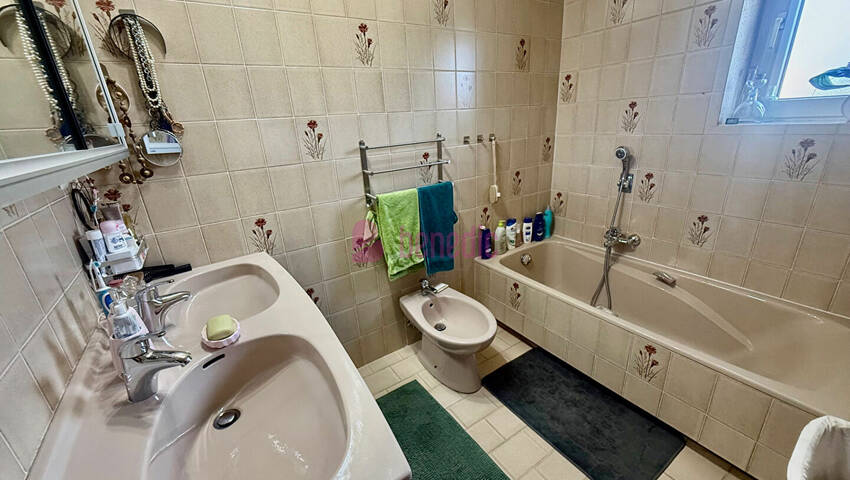 59225624q - Attribut alt par défaut.