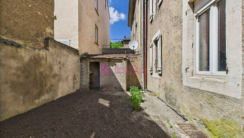 59512260c - Attribut alt par défaut.