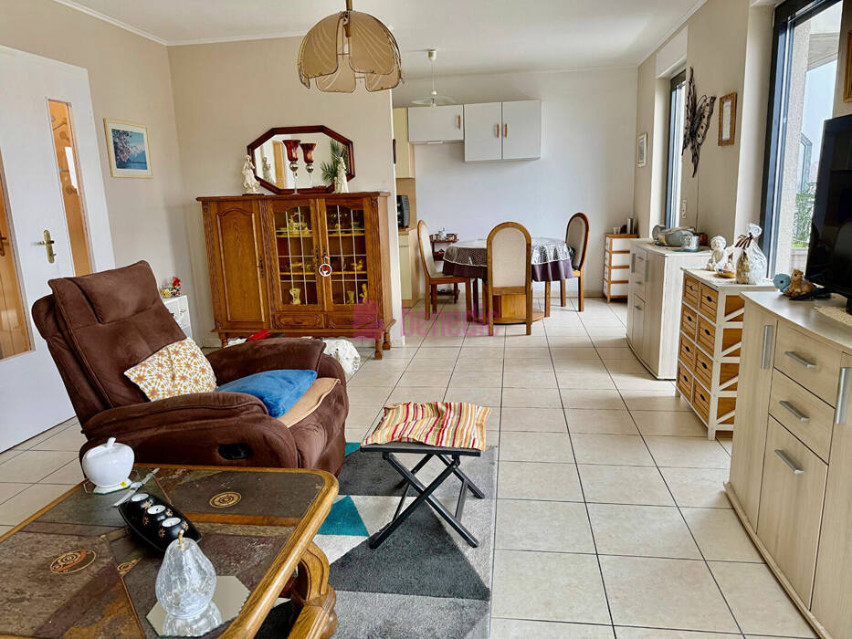 59497834b - Attribut alt par défaut.