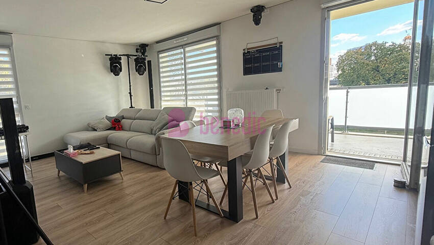 59479051a - Attribut alt par défaut.