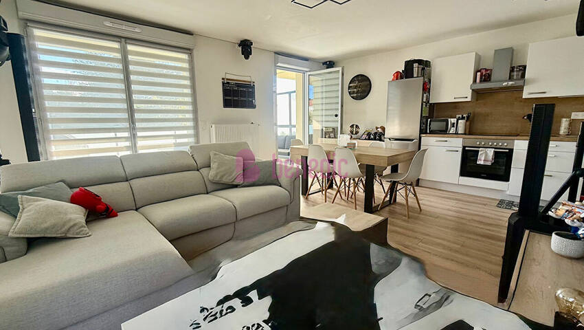 59479051b - Attribut alt par défaut.