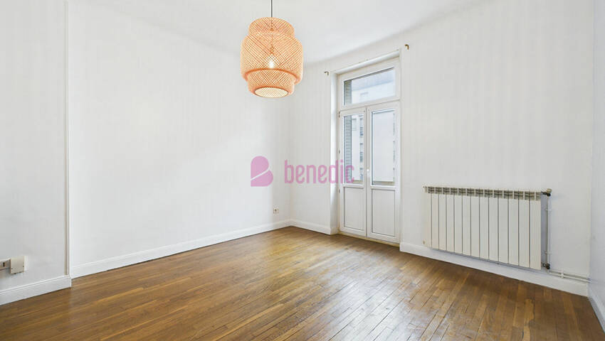 59427889d - Attribut alt par défaut.