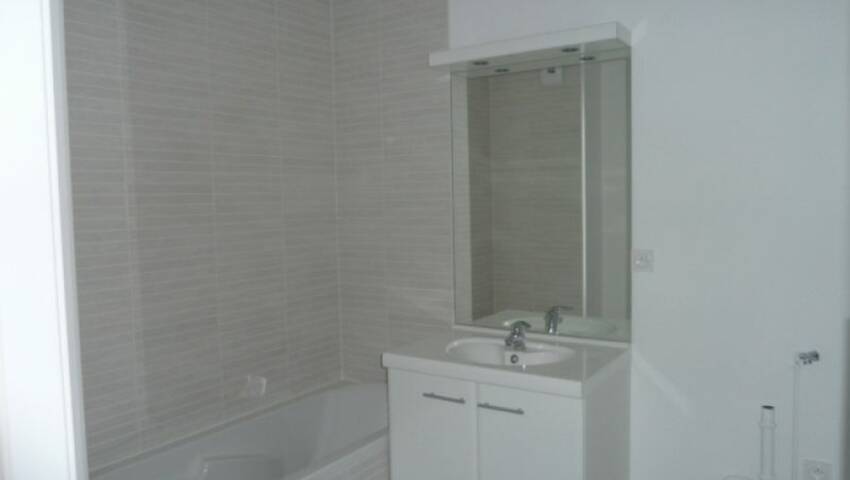 6115989j - Attribut alt par défaut.