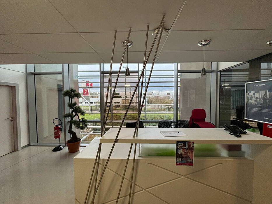 59518756b - Attribut alt par défaut.