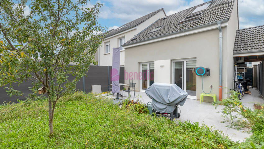 59519217b - Attribut alt par défaut.