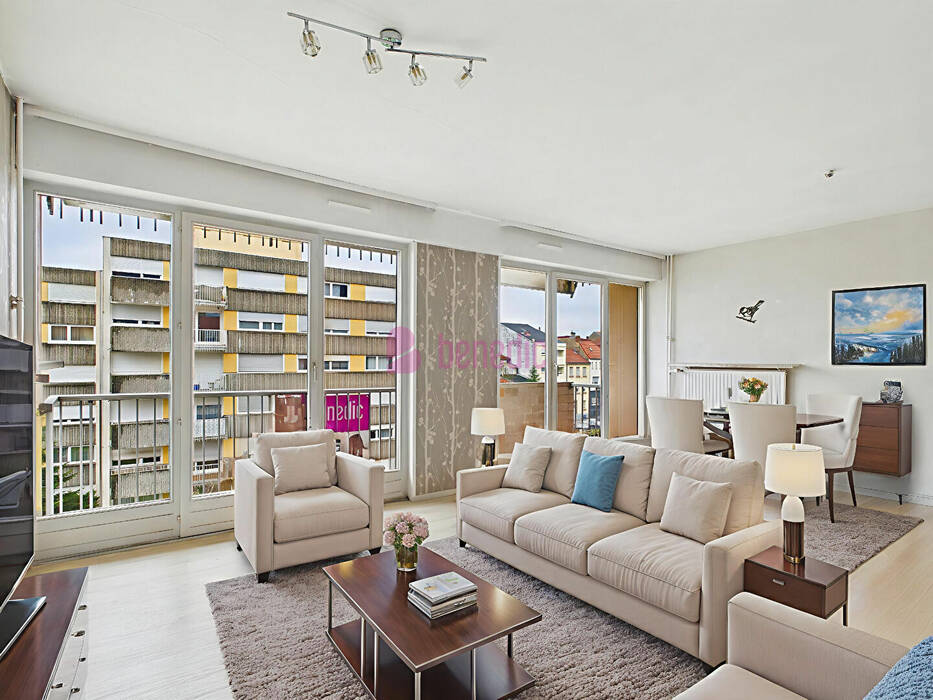 59518338b - Attribut alt par défaut.