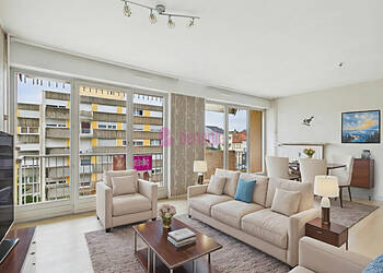 59518338b - Attribut alt par défaut.