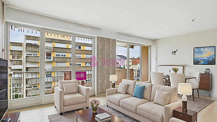 59518338b - Attribut alt par défaut.