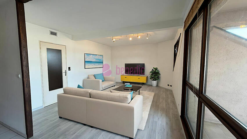 59517485b - Attribut alt par défaut.