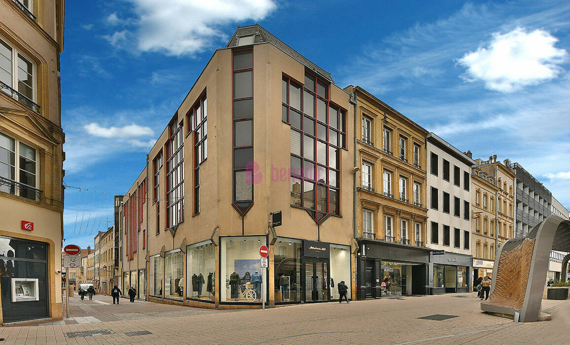 59468683b - Attribut alt par défaut.