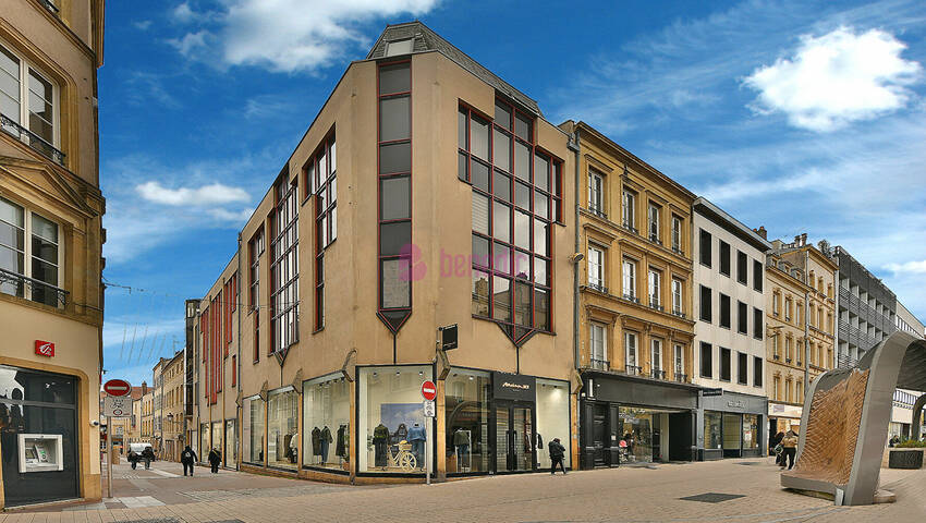 59468683b - Attribut alt par défaut.