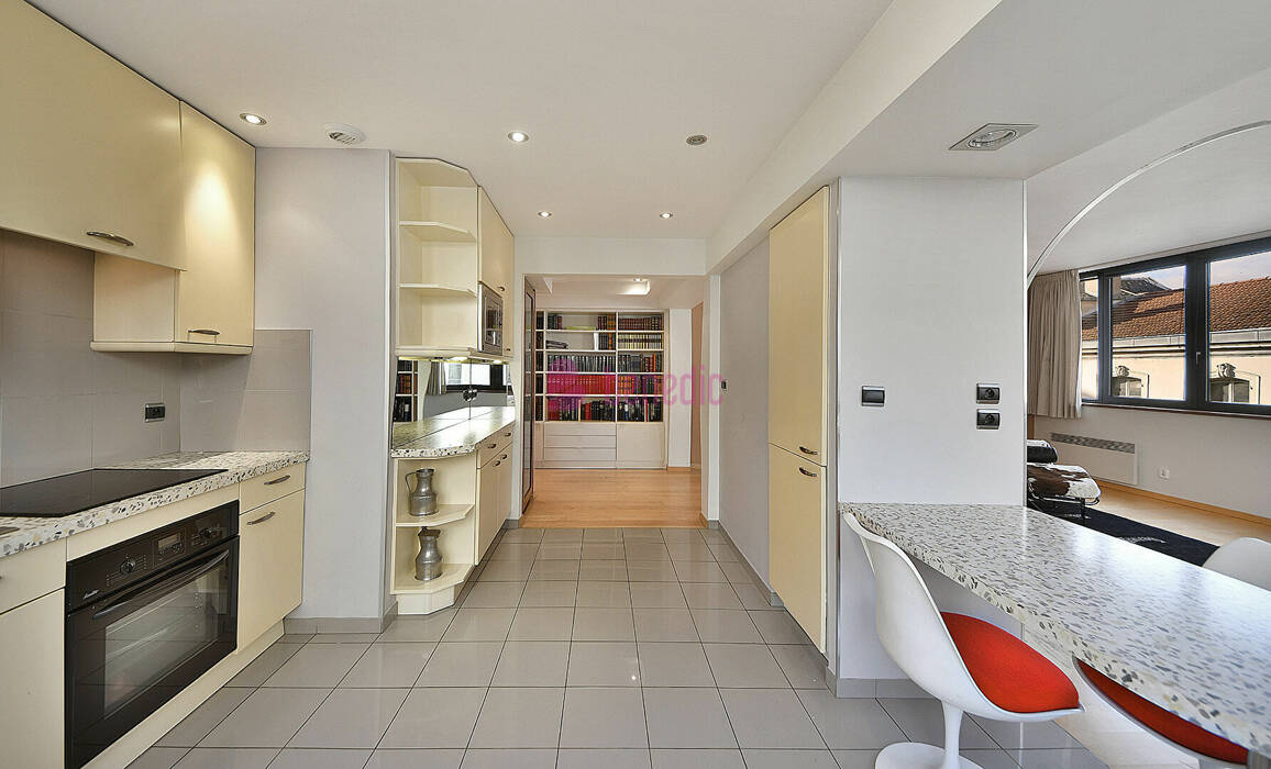 59468683l - Attribut alt par défaut.