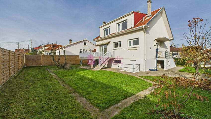 59419401b - Attribut alt par défaut.