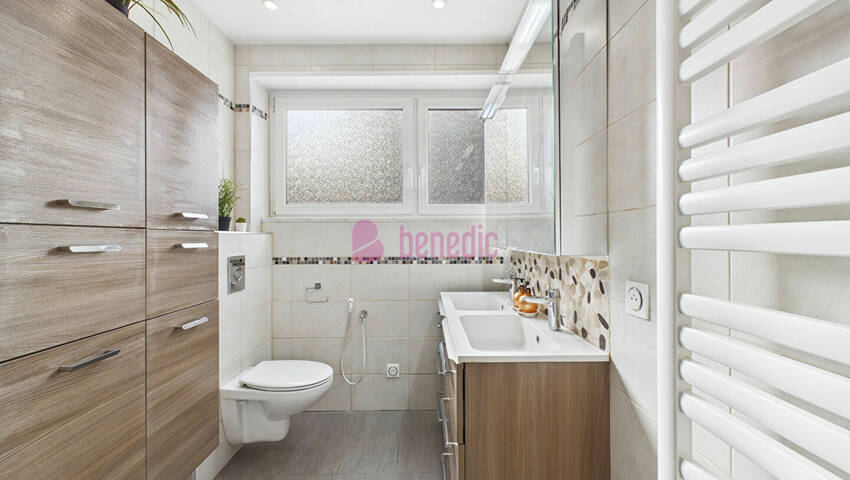 59419401f - Attribut alt par défaut.