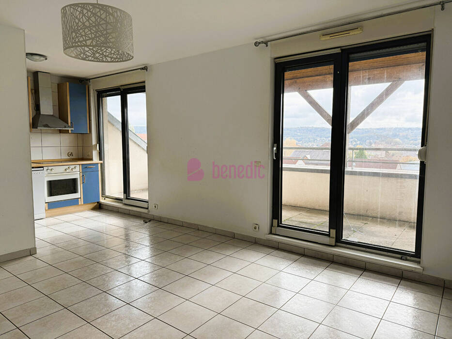 59527948b - Attribut alt par défaut.