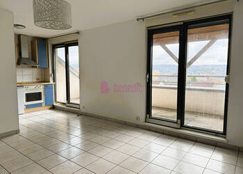 59527948b - Attribut alt par défaut.