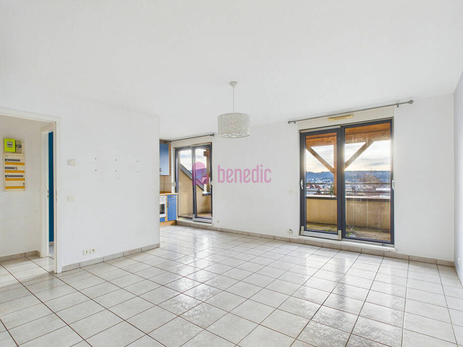 59527948c - Attribut alt par défaut.