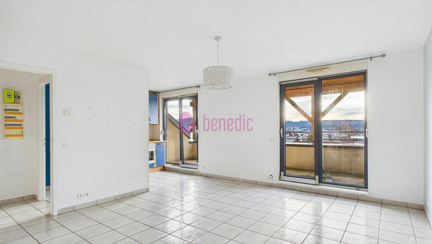 59527948c - Attribut alt par défaut.